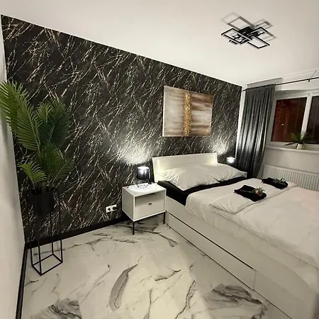 Leon, Town Centre With Private Garage! Appartement
